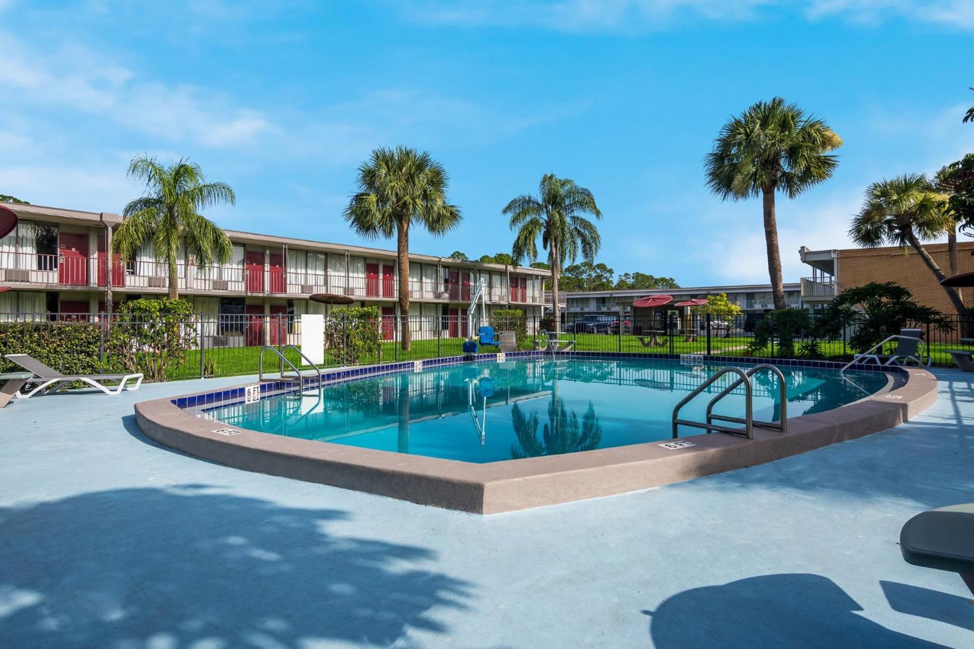 Red Roof Inn Vero Beach - I-95 Екстер'єр фото