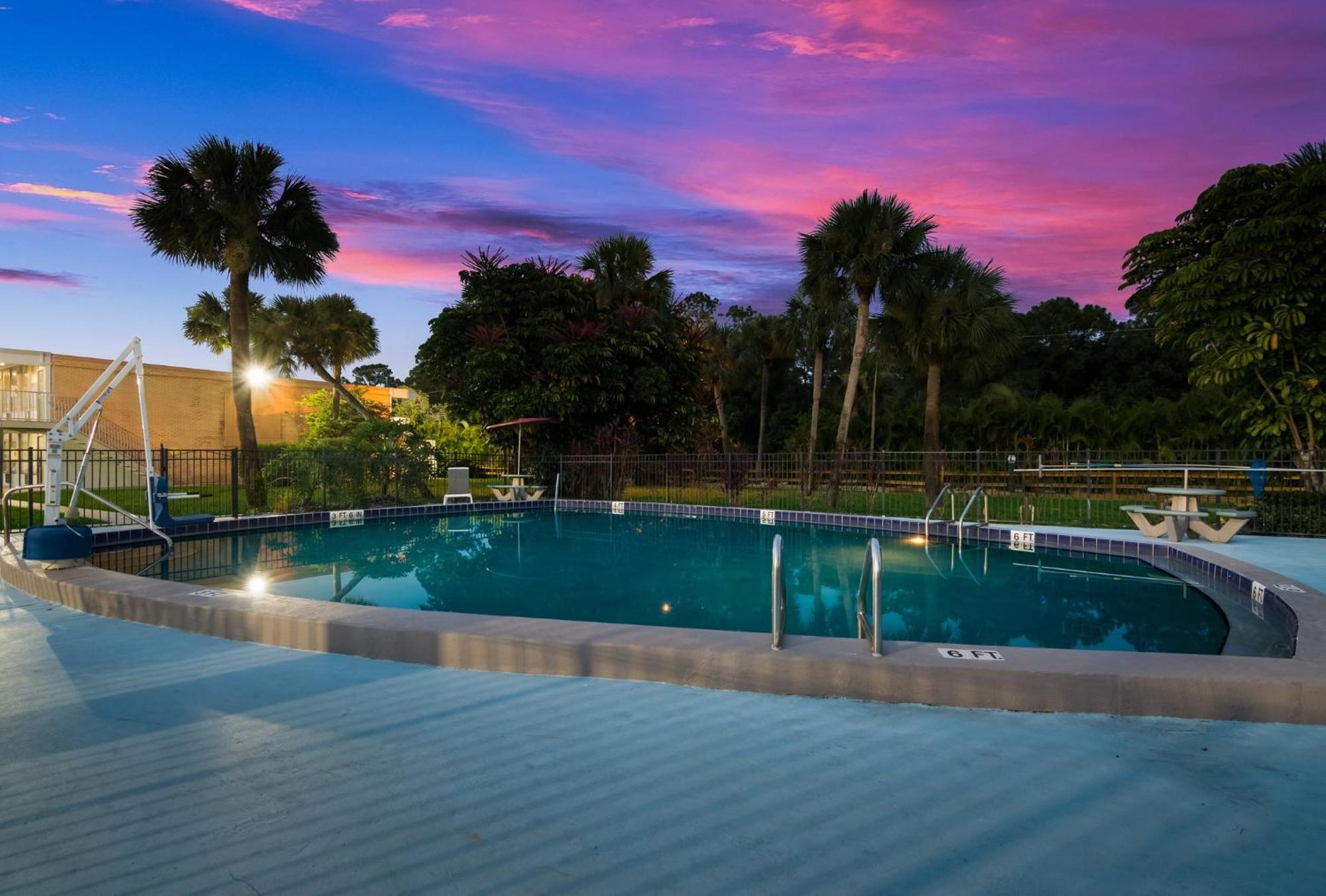 Red Roof Inn Vero Beach - I-95 Екстер'єр фото
