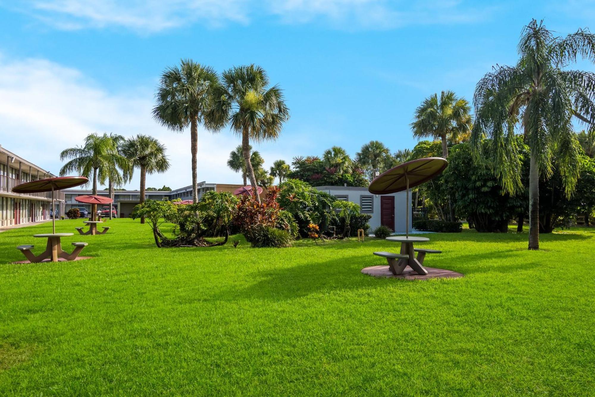 Red Roof Inn Vero Beach - I-95 Екстер'єр фото